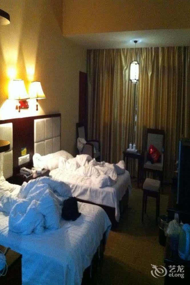 Triumph Power Hotel Shiyan  ภายนอก รูปภาพ
